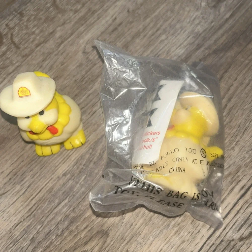 LOT OF 2 Vintage‎ El Pollo Loco Vinyl Rubber Chicken 1980s Advertising Premium